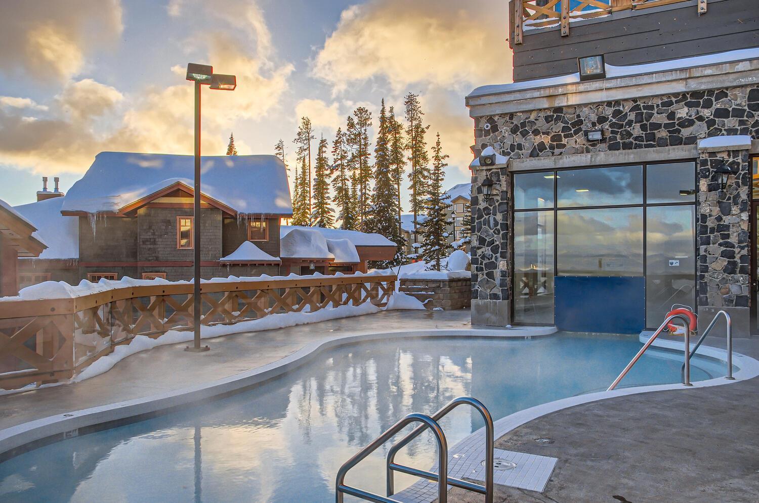 Stonegate Resort Unit C202 Big White Ski Resort ภายนอก รูปภาพ