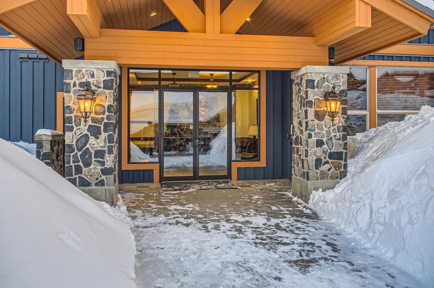 Stonegate Resort Unit C202 Big White Ski Resort ภายนอก รูปภาพ
